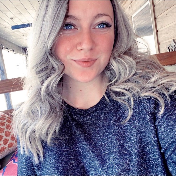 Meet your Posher, Carli - Picture 1 of 1